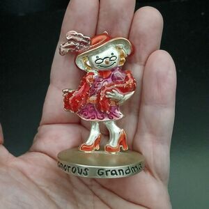 AJMC Glamorous Grandma Figurine Metal Note Clip Gift for Grandma 2.5 inch tall